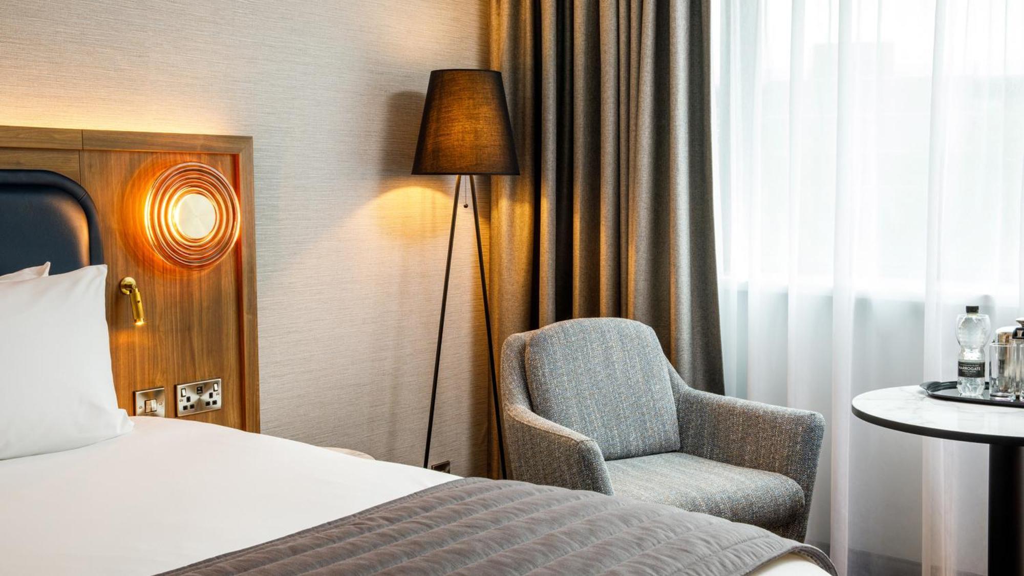 Crowne Plaza Manchester Airport By Ihg Hale  Exterior foto