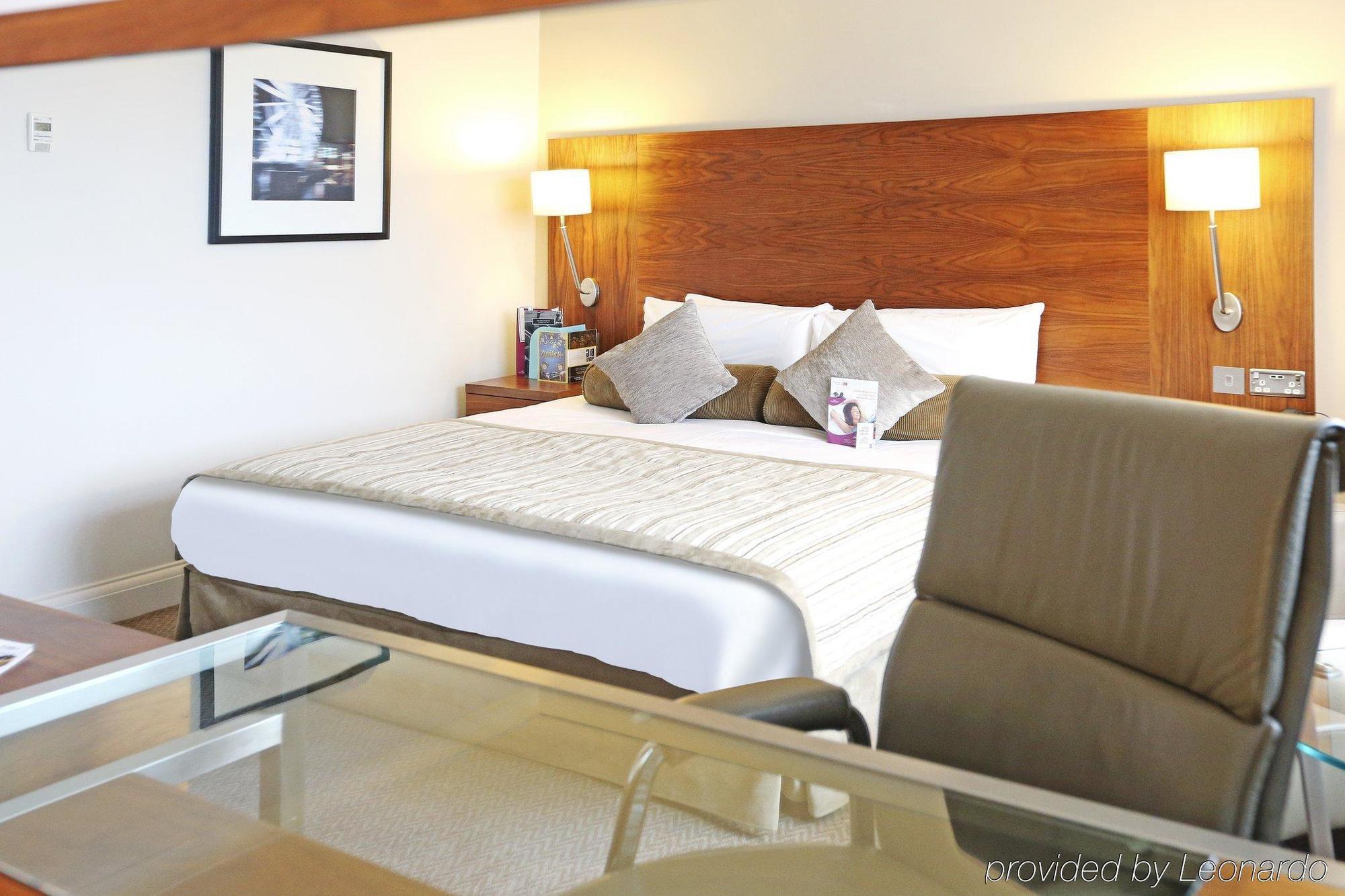 Crowne Plaza Manchester Airport By Ihg Hale  Exterior foto