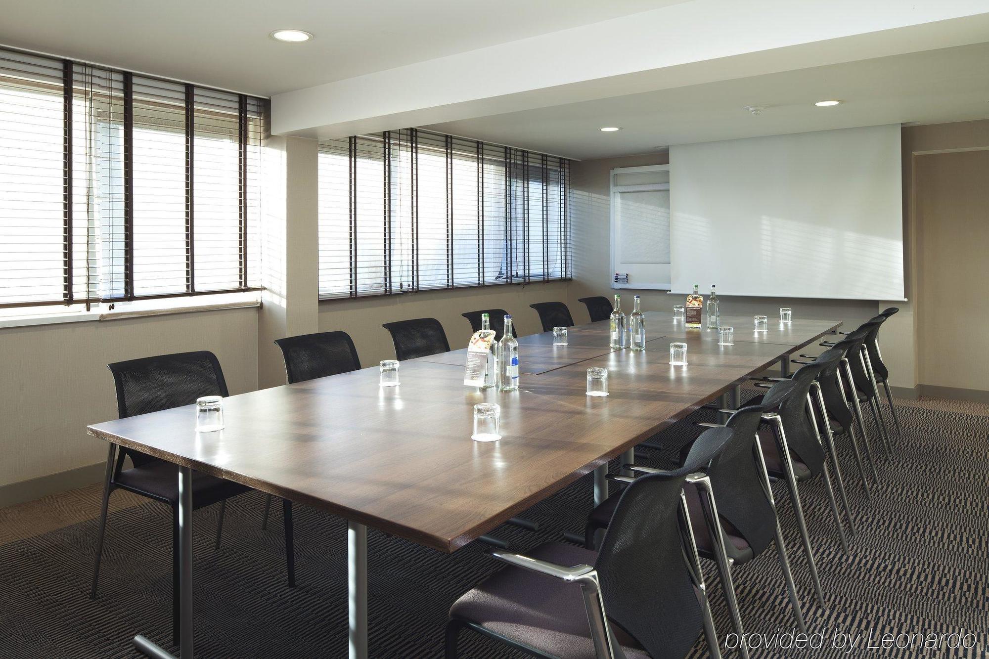 Crowne Plaza Manchester Airport By Ihg Hale  Exterior foto
